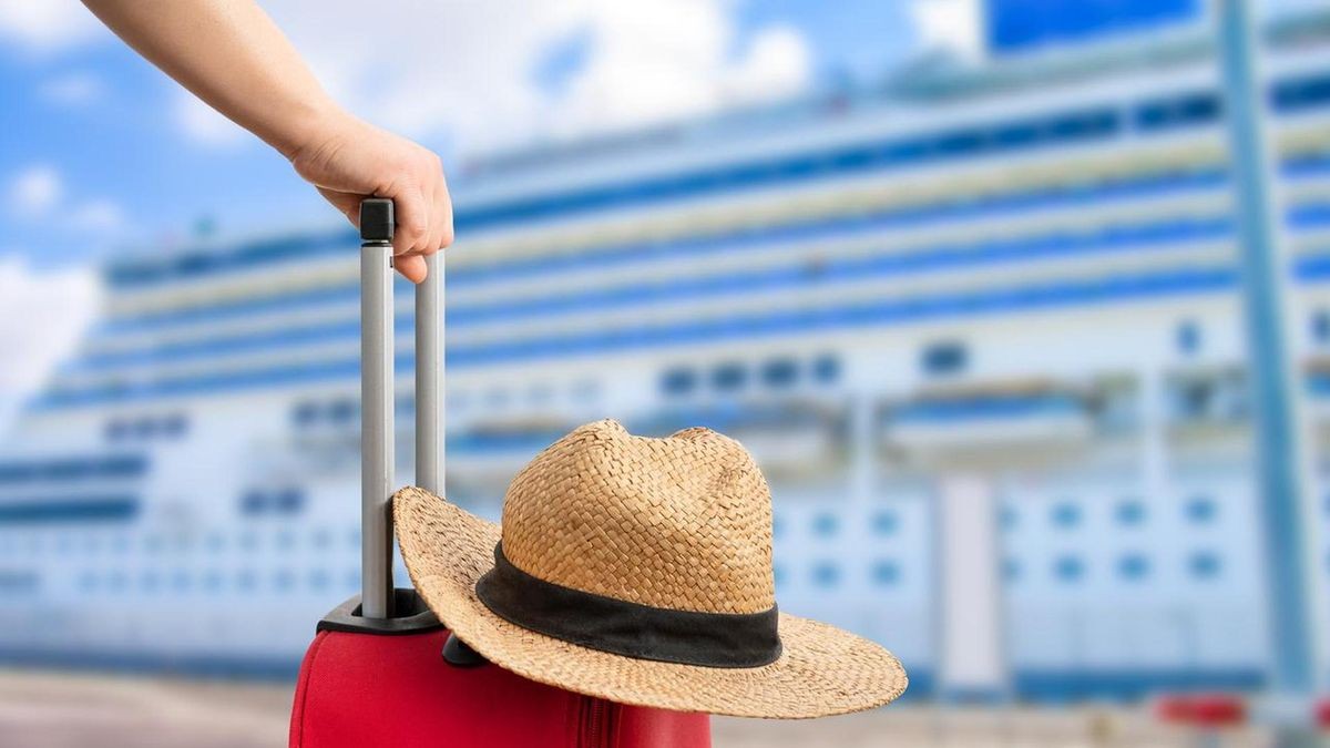 woman ready for her dream cruise