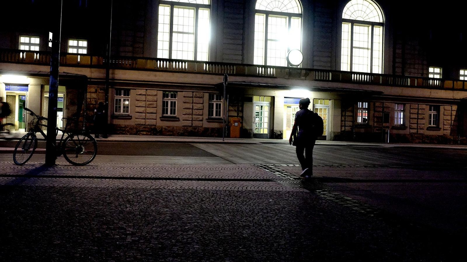Krude-Anmachspr-che-im-Zug-nach-Weimar-Dann-habe-ich-zwei-dreimal-zugeschlagen-