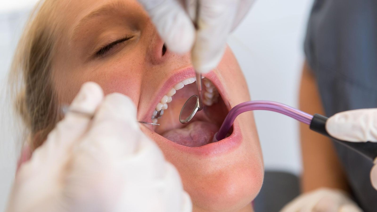 Zahn-rzte-in-Gera-Abschied-Neubeginn-und-eine-Trag-die