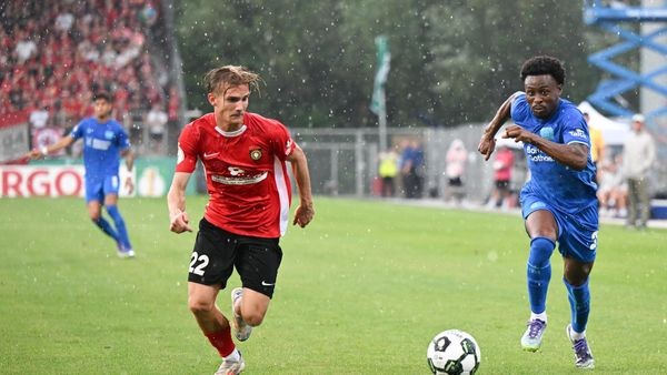 Gewitter-Pause: Leverkusen wird in Großaspach ausgebremst