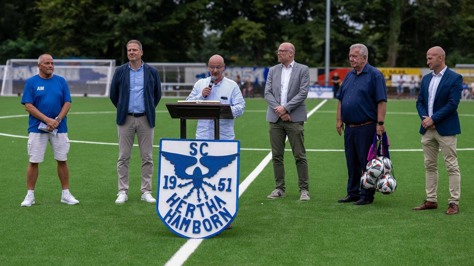 Neuer-Kunstrasen-Ein-gro-er-Tag-f-r-Hertha-Hamborn