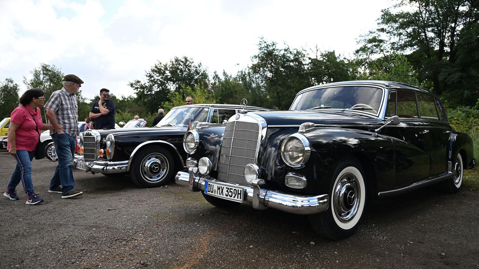 Automobilgeschichte-Hunderte-Oldtimer-kommen-nach-Duisburg