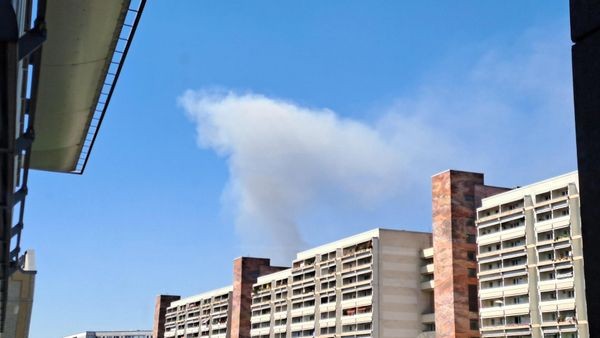 Mehrere Feuerwehren bei Feldbrand nahe Erfurt im Einsatz