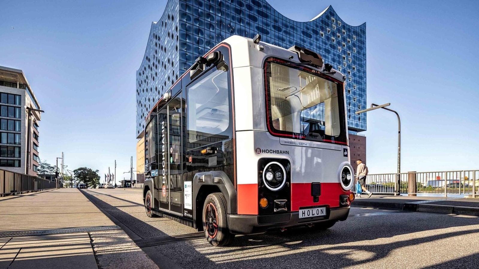 Ganz-ohne-Fahrer-Erster-autonomer-Shuttle-Bus-f-r-Hochbahn-geliefert