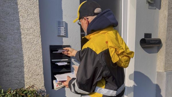Probleme mit Post-App: Hamburger wartet seit Monaten auf Briefe