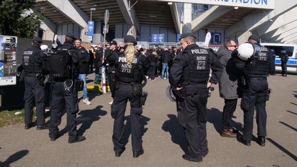 Polizei fordert Gesichtserkennung und Scanner in Fußballstadien