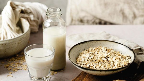 Ist Hafermilch ungesund? Ernährungsexpertin klärt auf