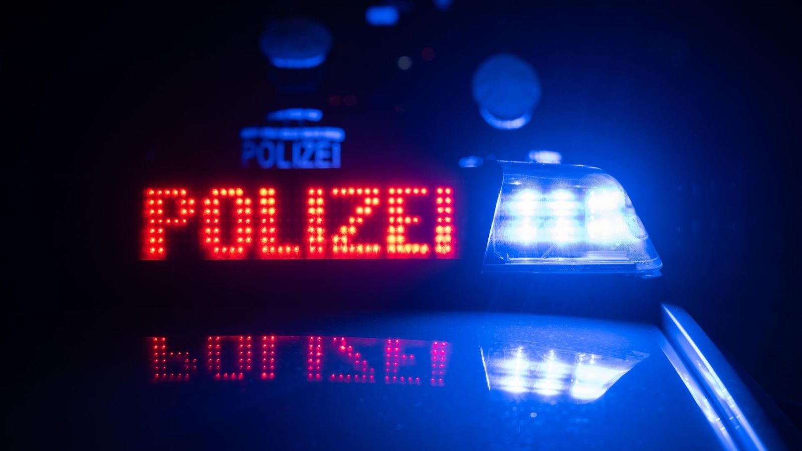 Nach-Autounfall-in-Olsberg-Fahrer-schl-ft-am-Steuer-ein