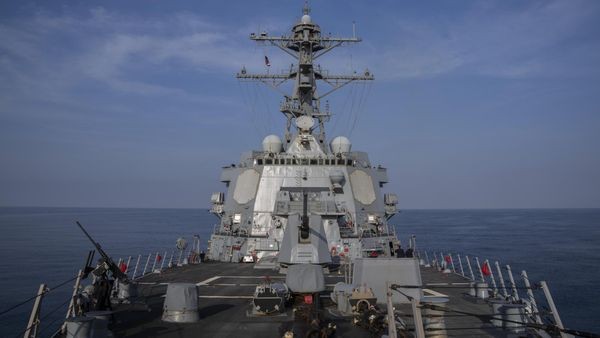 USA schicken Kriegsschiffe vor Venezuelas Küste – Maduro reagiert