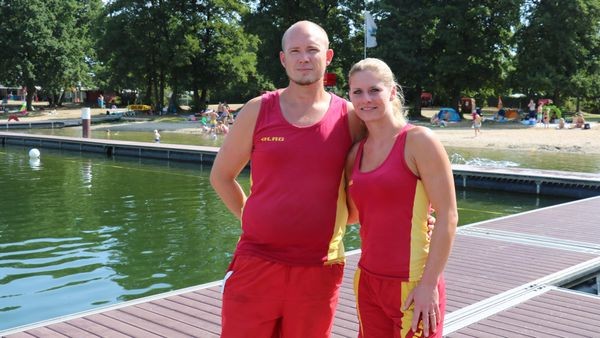 DLRG-Schwimmerin rettet Achtjährige – die Mutter daddelt am Handy