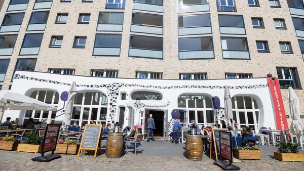 Nach jahrelangem Leerstand: Hundertwasser-Café eröffnet wieder