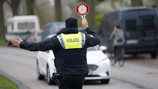 Blitzschnell: SUV-Raser in Halstenbek mit 119 km/h gestoppt