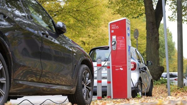 E-Auto in Hamburg laden: Ärger über „dreiste Preiserhöhung“