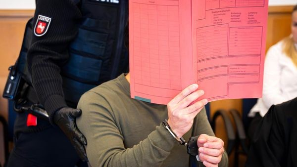 Shisha-Fehde vor Gericht – Beamte müssen Pfefferspray benutzen