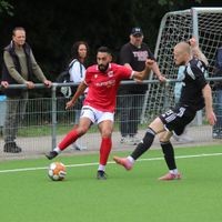 SV Hohenlimburg - SpVg. Olpe: Hohenlimburgs Ibrahim Lahchaychi am Ball.