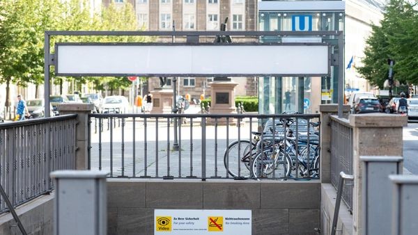 Jetzt bekommt auch der U-Bahnhof Mohrenstraße einen neuen Namen