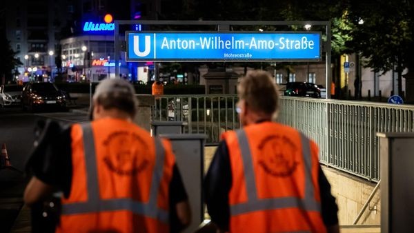U-Bahnhof Mohrenstraße heißt nun Anton-Wilhelm-Amo-Straße