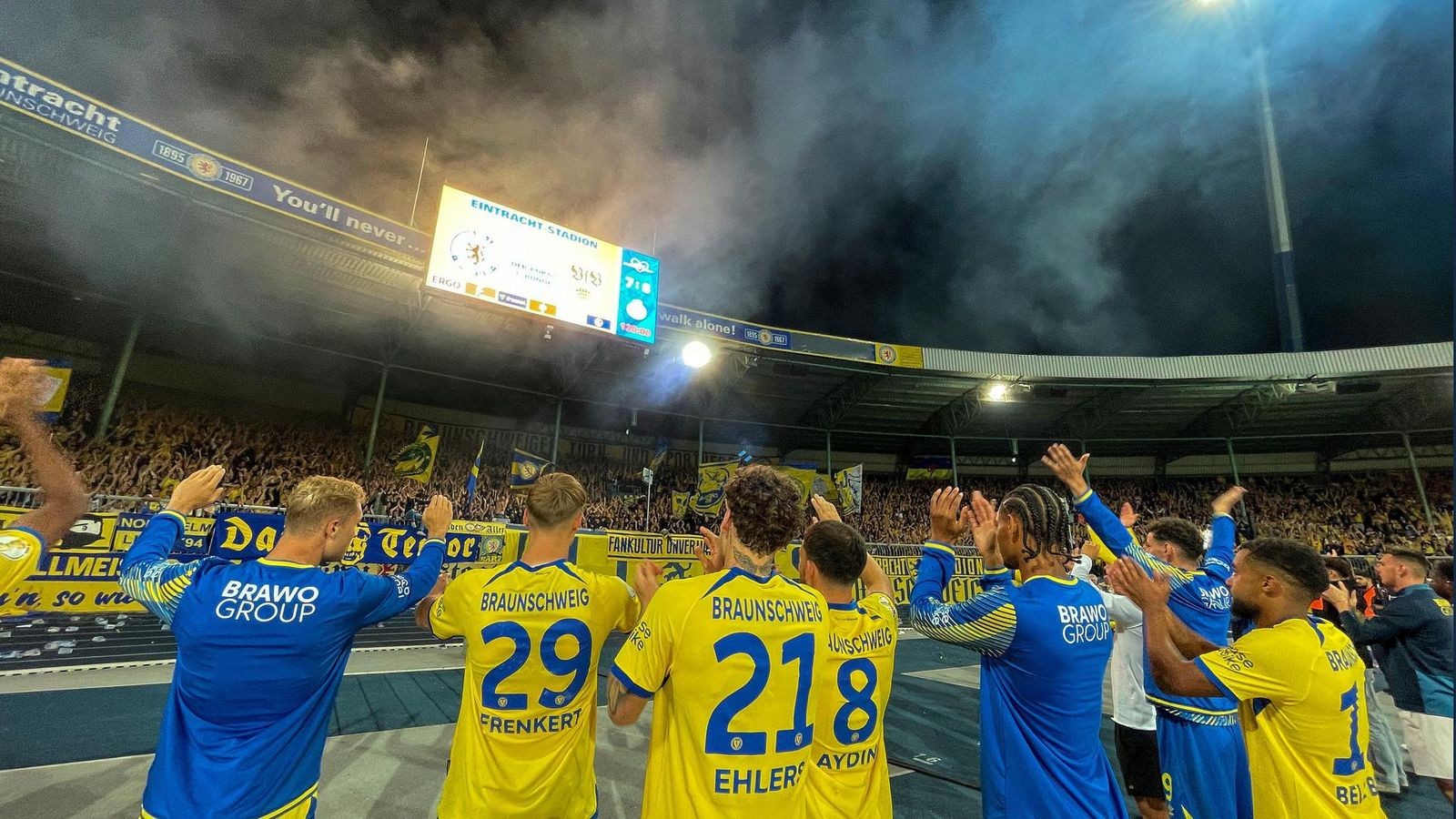 -Erste-Liga-kann-kommen-Netzreaktionen-nach-Braunschweigs-Pokalschlacht