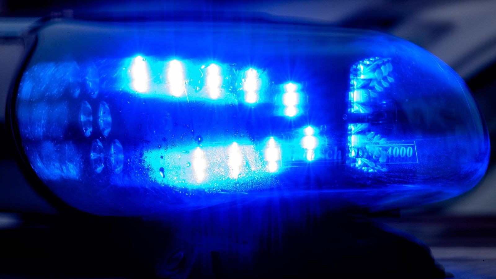 Iserlohn-Polizei-ermittelt-nach-acht-Autoaufbr-chen