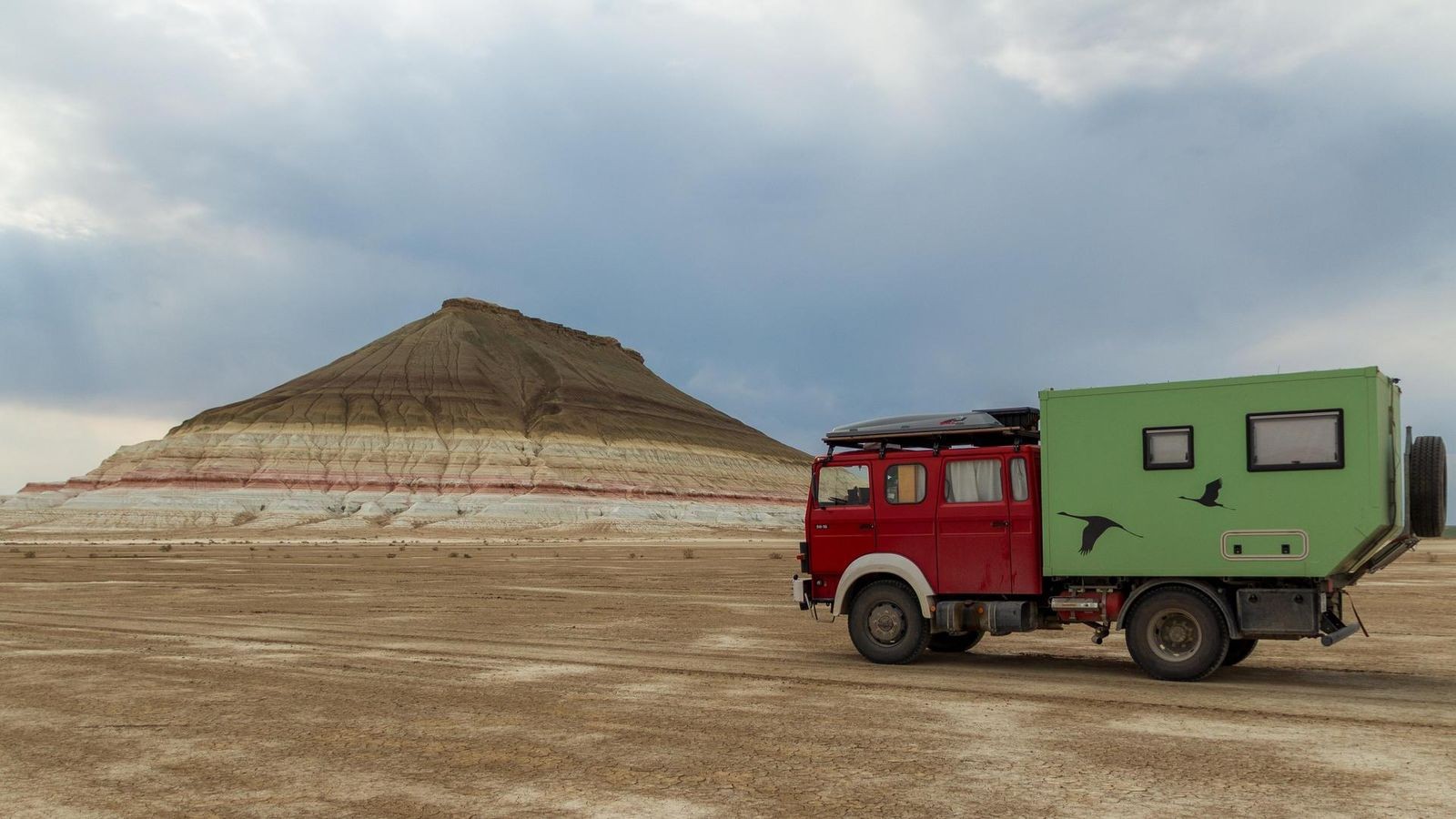 Eine-Familie-auf-Abenteuerreise-Mit-dem-Feuerwehrauto-von-Himmelsberg-in-die-Mongolei