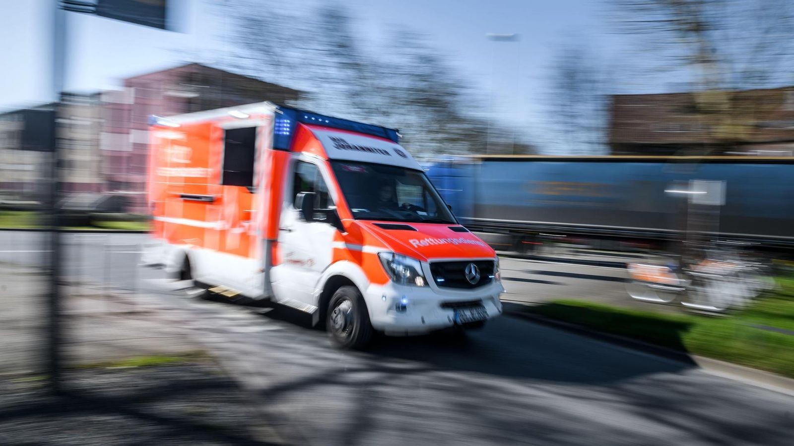 T-dlicher-Unfall-mit-Stra-enbahn-Sperrung-in-Hattingen