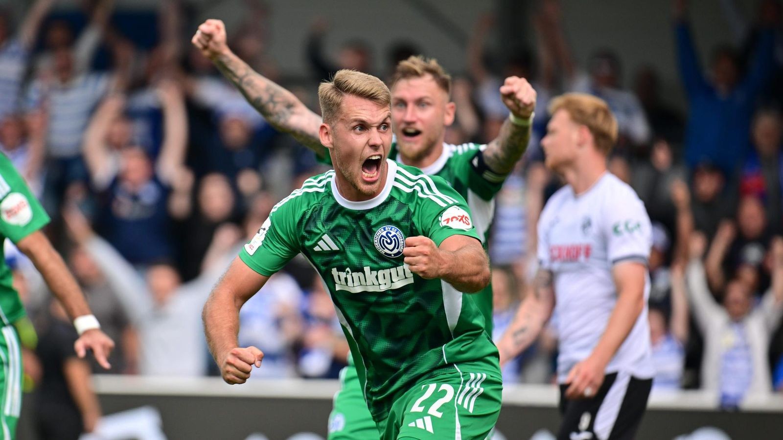 3-2-Wahnsinn-in-Verl-MSV-gewinnt-dank-irrer-Aufholjagd