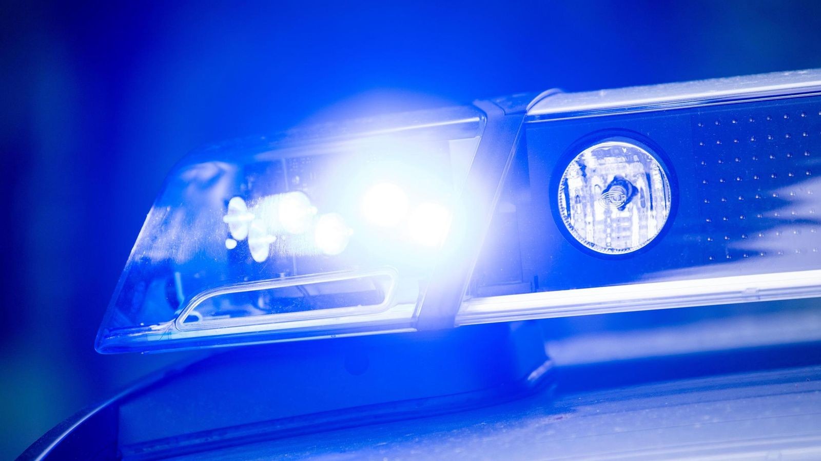 T-dlicher-Unfall-im-Kreis-Gifhorn-Pkw-Fahrer-kracht-gegen-Traktor