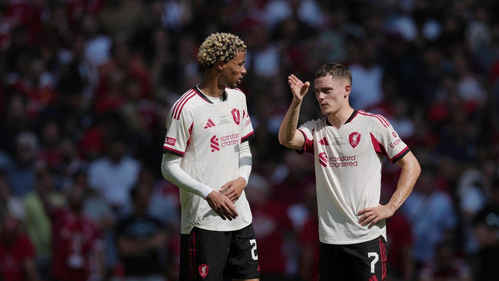 Absurde-Transfer-Summen-in-England-auch-Bundesliga-mit-Rekord