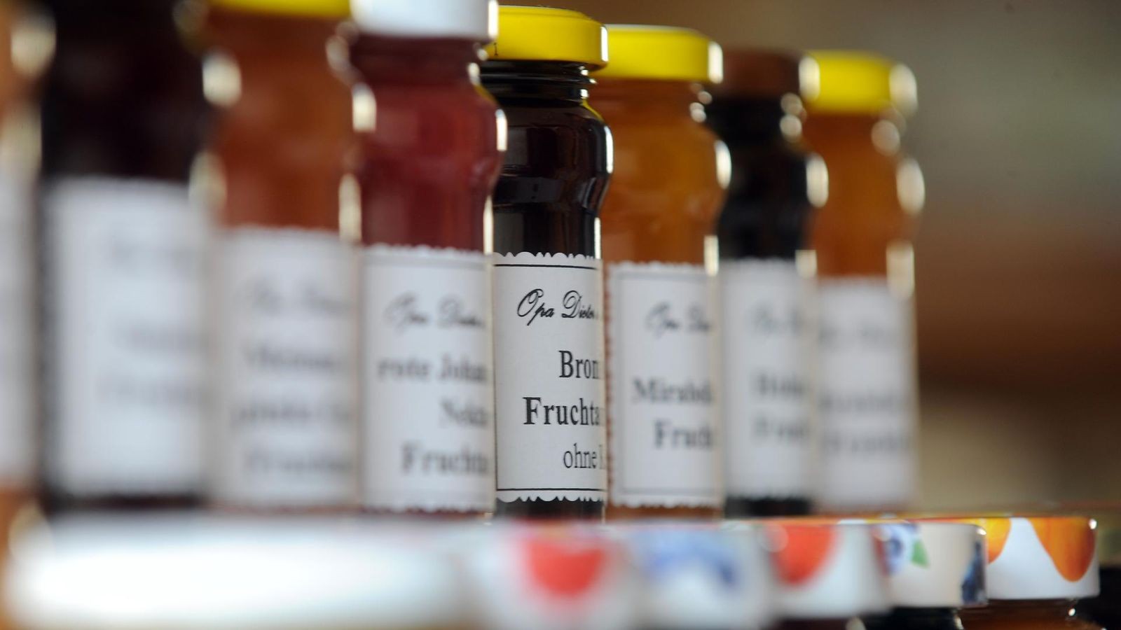 Leere-Regale-in-Erfurt-Alle-machen-Marmelade-keiner-hat-Gl-ser
