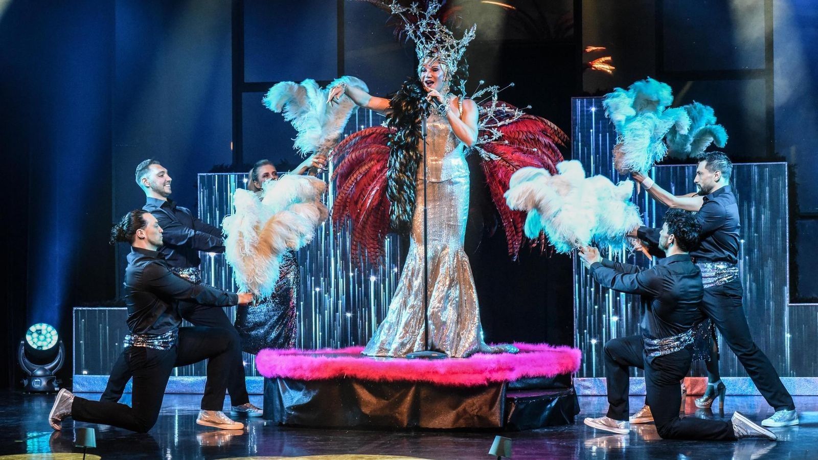 Vorhang-auf-f-r-die-Liebe-Big-Love-feiert-Premiere-im-GOP