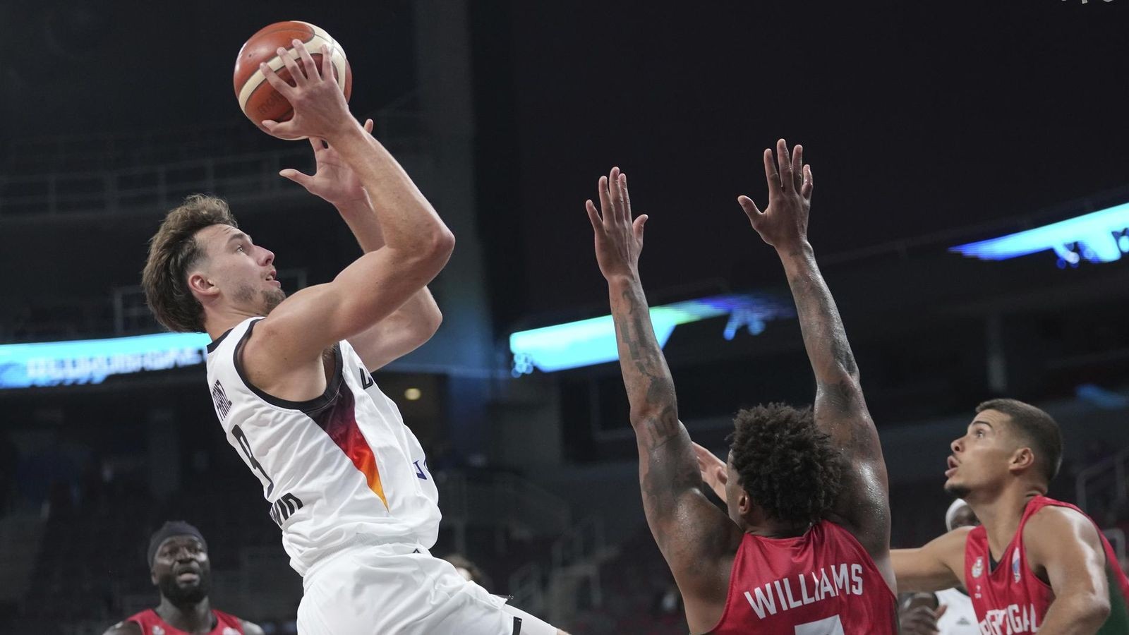 Starkes-viertes-Viertel-Deutsche-Basketballer-im-WM-Viertelfinale