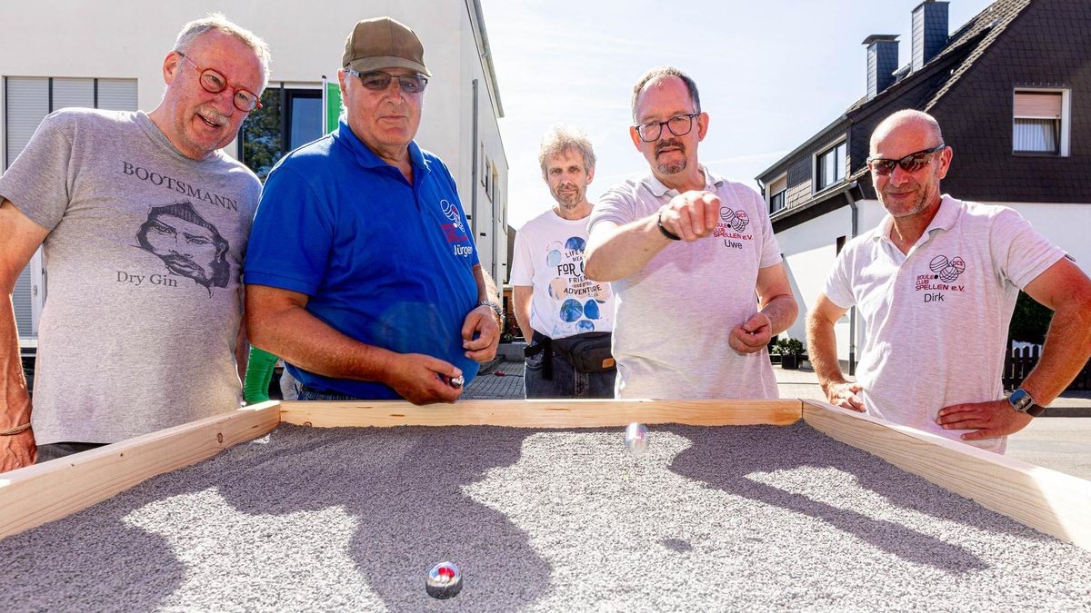 Beim Dorffest in Voerde-Spellen gab es auch einben Stand des Boule Club Spellen.