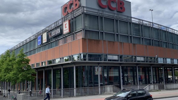 Polizeieinsatz bei Kaufland: Vier Männer greifen Sicherheitsdienst an