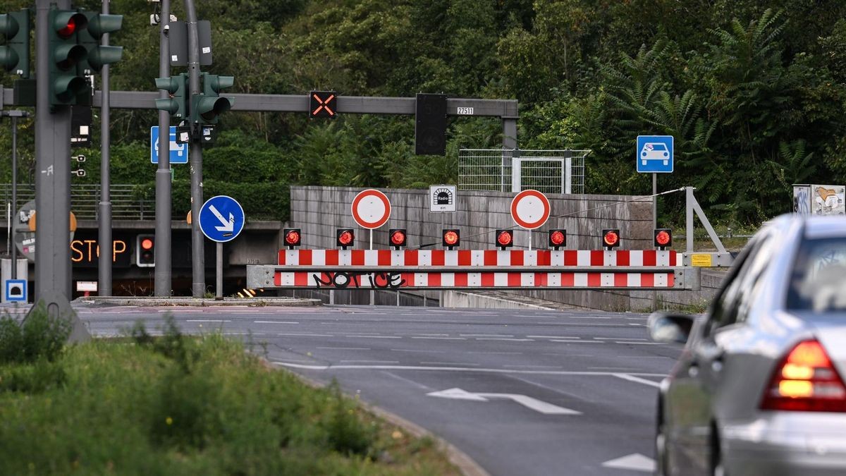 Der Tiergartentunnel war über Stunden komplett gesperrt. Der Tiergartentunnel war über Stunden komplett gesperrt.