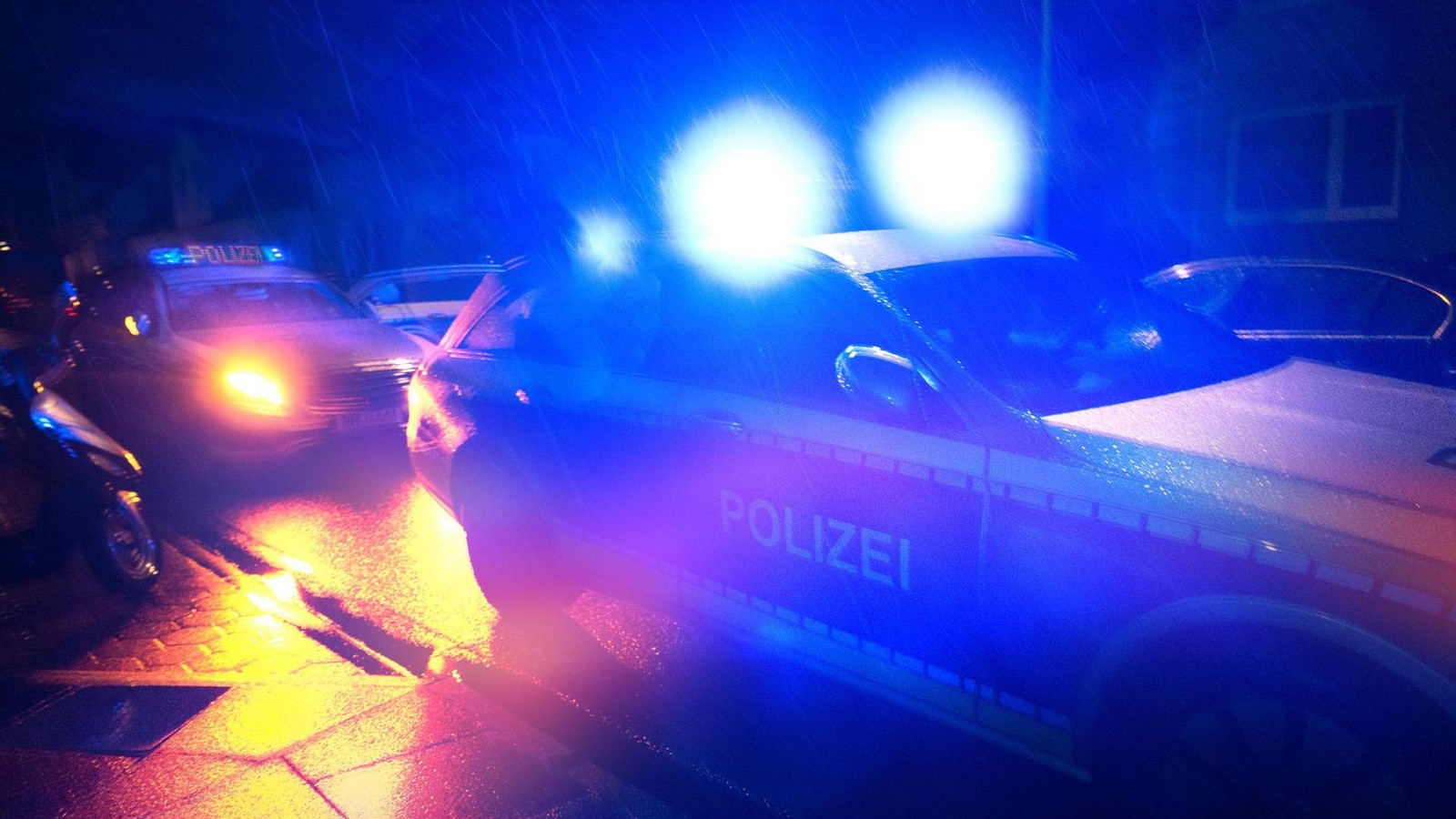 Kiosk-berfallen-13-J-hrige-mit-Machete-verletzen-Mann-schwer
