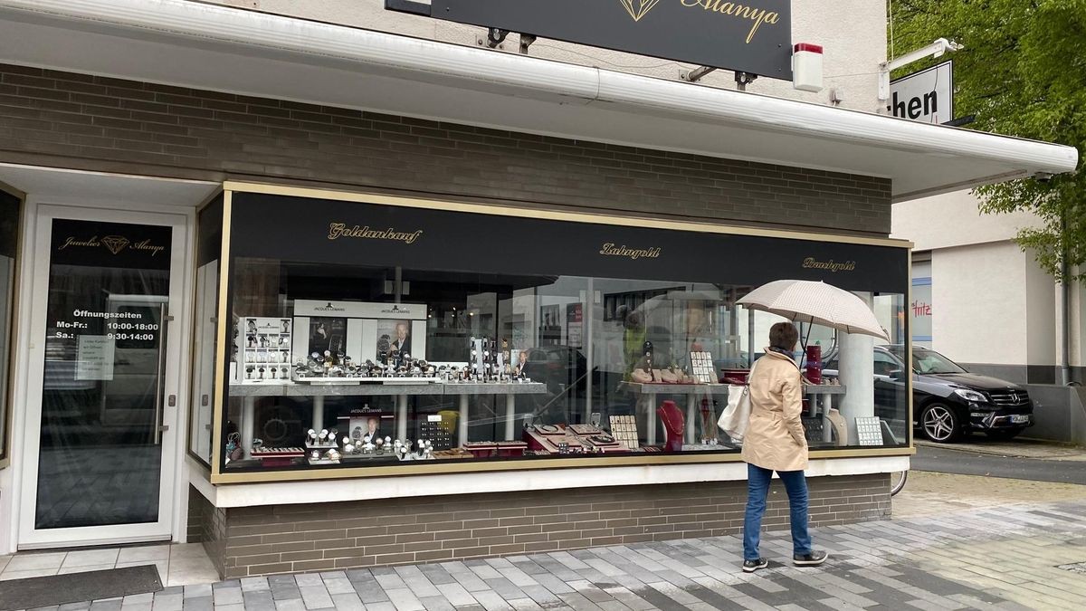 Archivbild. Nach dem Einbruch in das Juweliergeschäft „Alanya“ in Meschede hat die Polizei den Fall klären können. Der Haupttäter sitzt im Gefängnis.