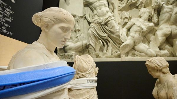 Erste antike Götter und Helden kehren zurück ins Pergamonmuseum