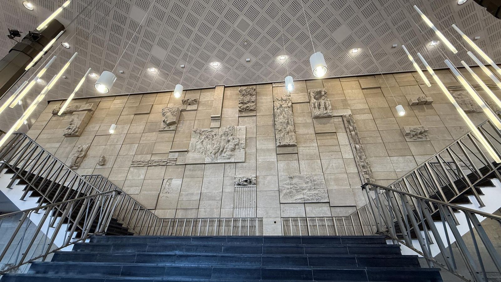 In-K-rze-schlie-t-das-gesamte-Kultur-und-Kongresszentrum-in-Gera