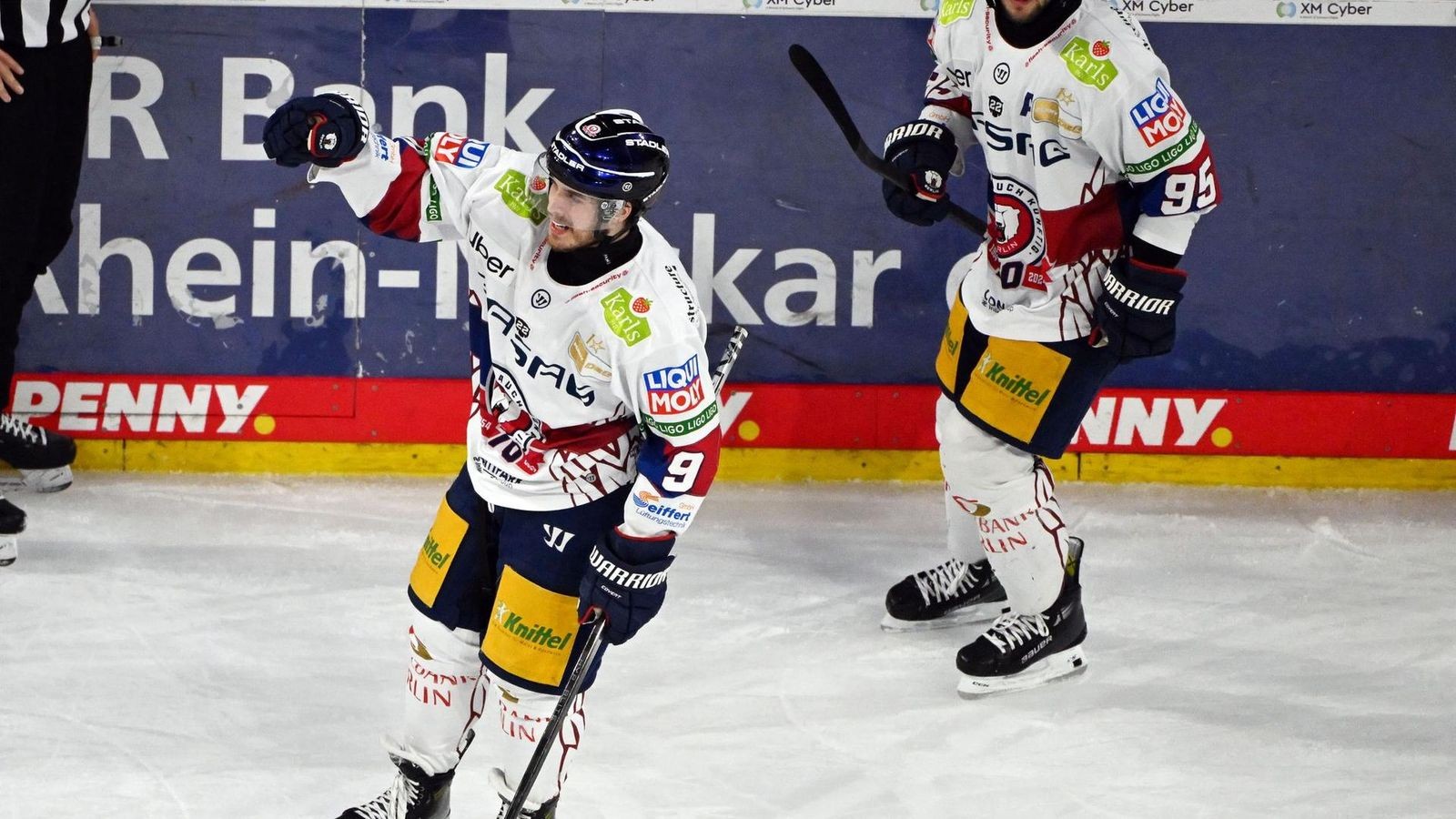 Nach-R-ckstand-Eisb-ren-gewinnen-in-K-ln-am-Ende-deutlich