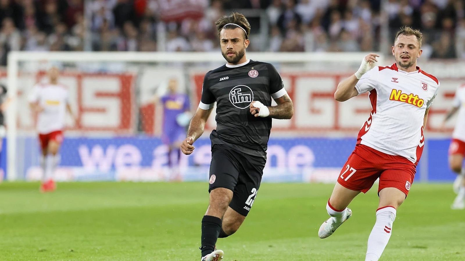 RWE-Personal-Rios-Alonso-musste-nach-Regensburg-Spiel-ins-Krankenhaus