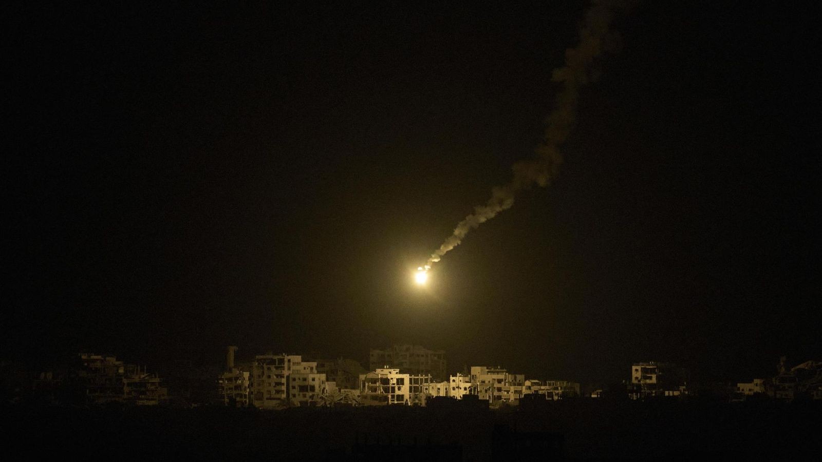 Israels-Verteidigungsminister-Gaza-brennt-