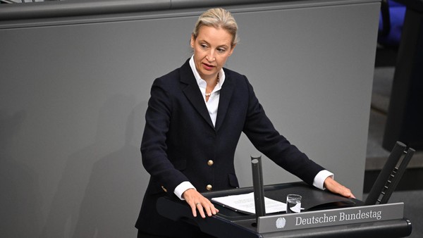 Generaldebatte im Bundestag: Weidel eröffnet mit bizarrem Titanic-Vergleich