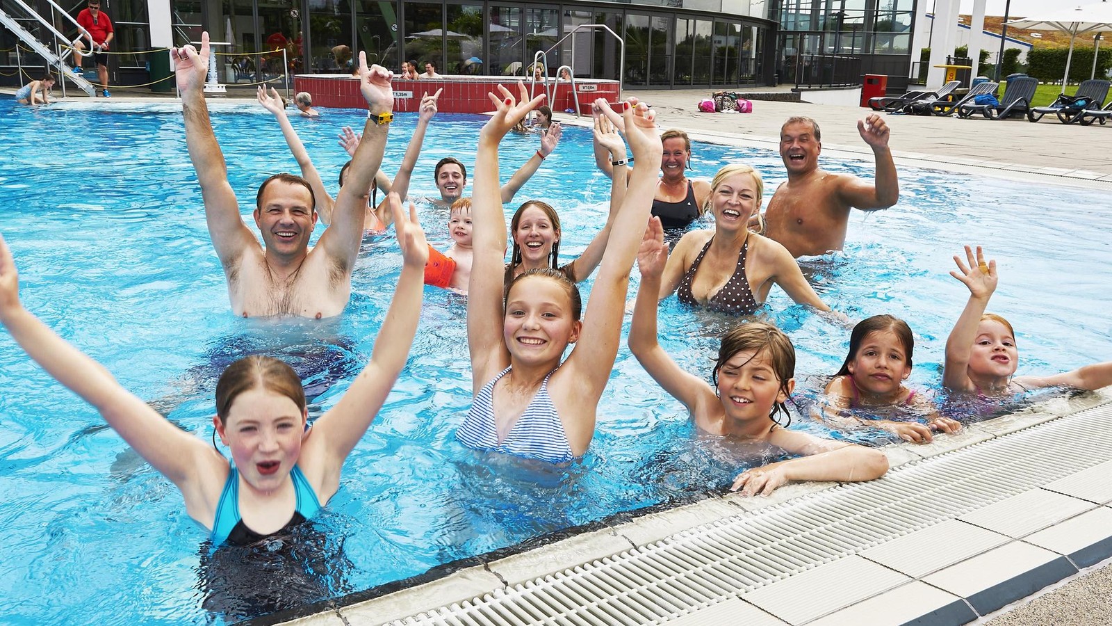Freier-Eintritt-Aquapark-Oberhausen-l-dt-alle-Kinder-ein