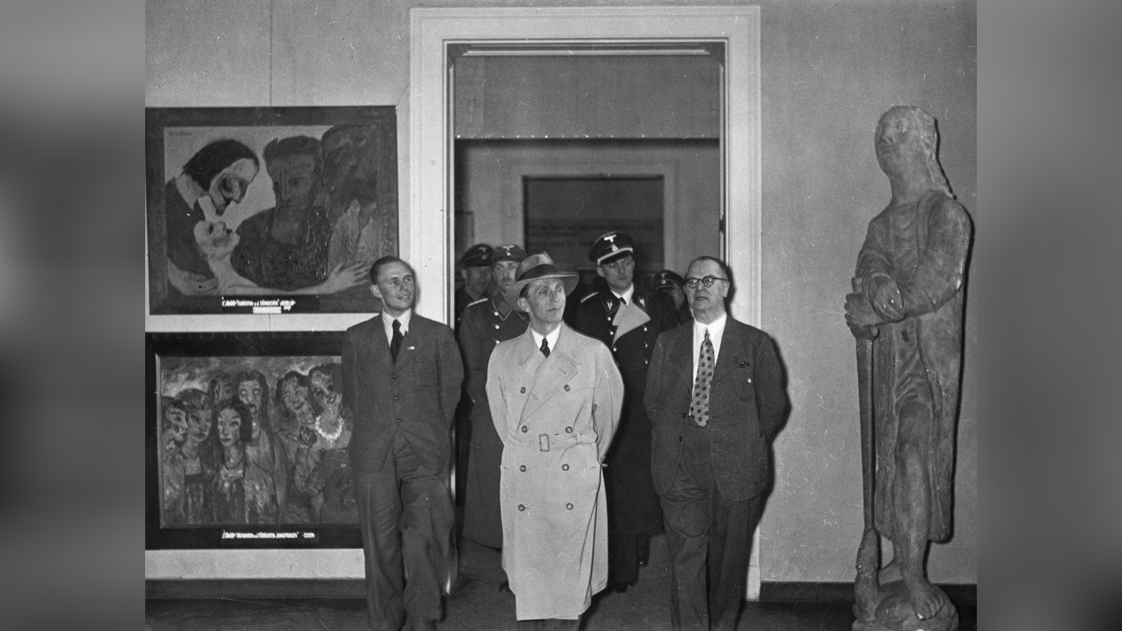 Heldenmut-Hausmeister-Boleslaus-rettet-in-Hagen-Kunst-vor-der-Vernichtung