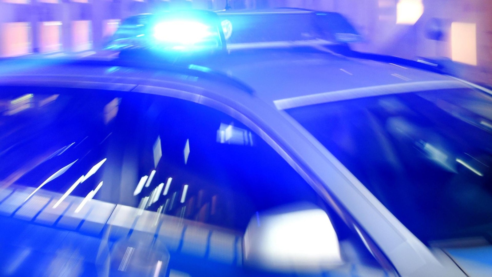 Gullydeckel-geworfen-Unbekannte-brechen-in-Fallersleber-Kiosk-ein