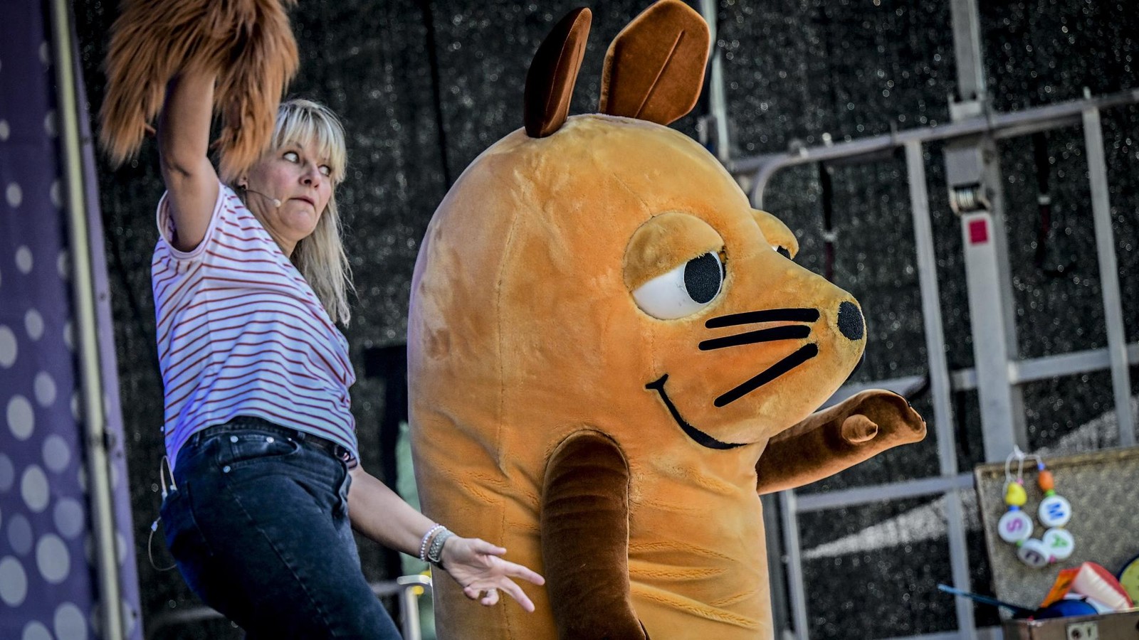 T-ren-auf-mit-der-Maus-2025-Acht-spannende-Tipps-f-r-Kinder