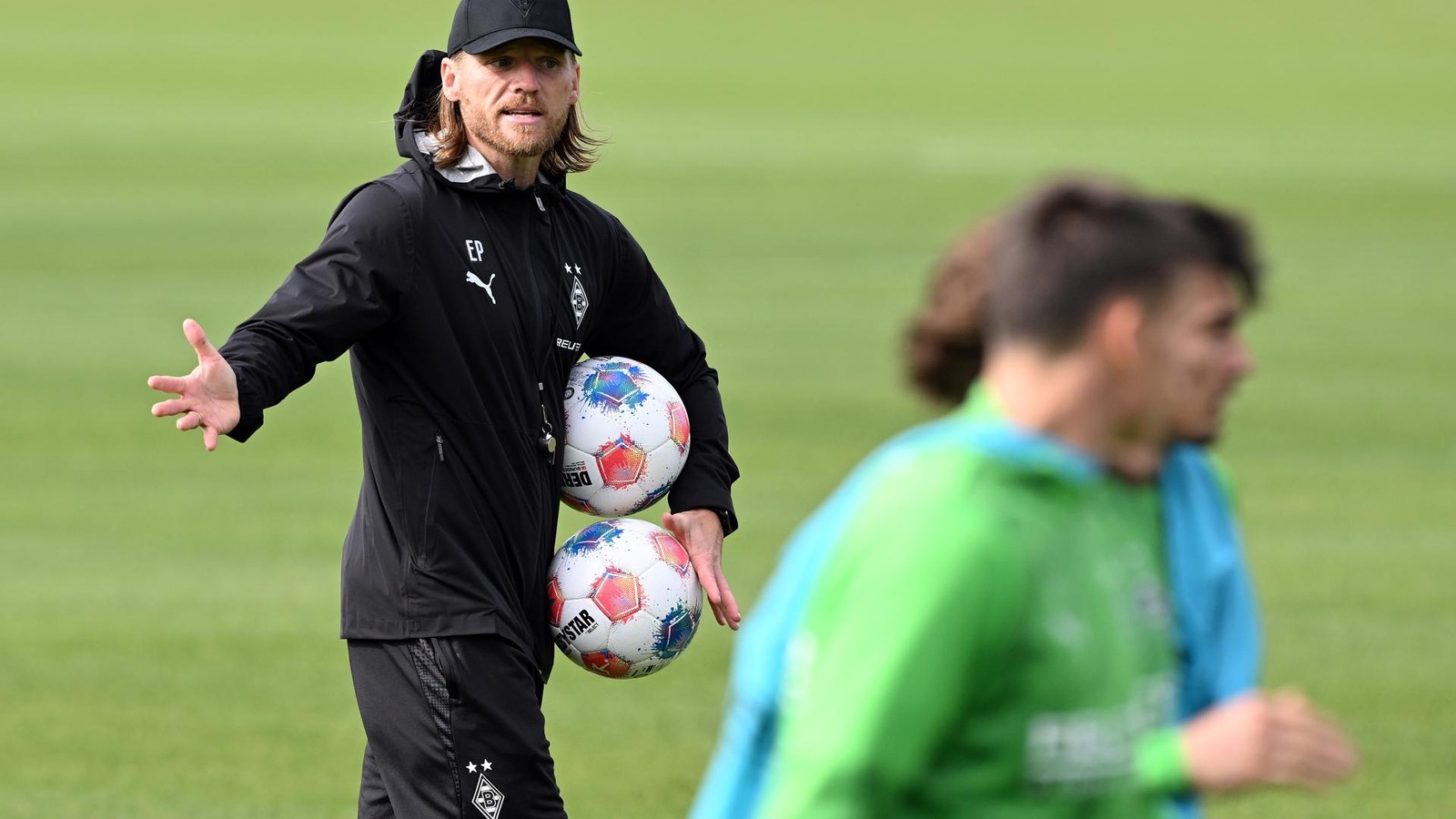 Gladbach-Polanski-fordert-100-Prozent-Virkus-sondiert-Trainermarkt