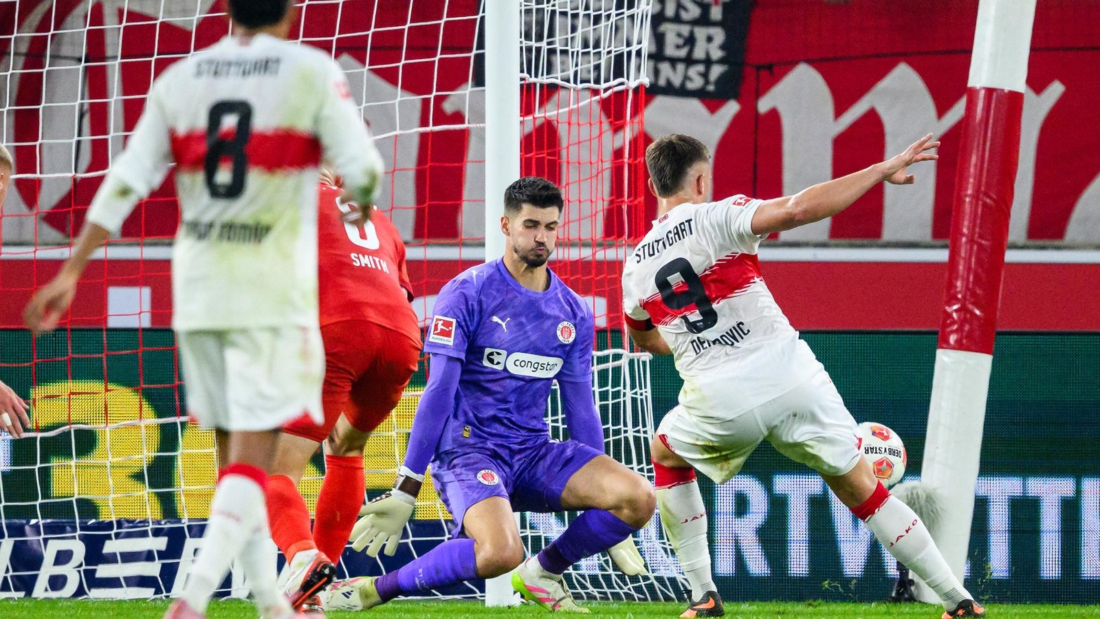 Demirovic-gl-nzt-VfB-verhindert-St-Paulis-Sprung-auf-eins