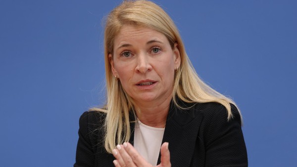 Gewerkschaft EVG will Wahl neuer Bahnspitze blockieren