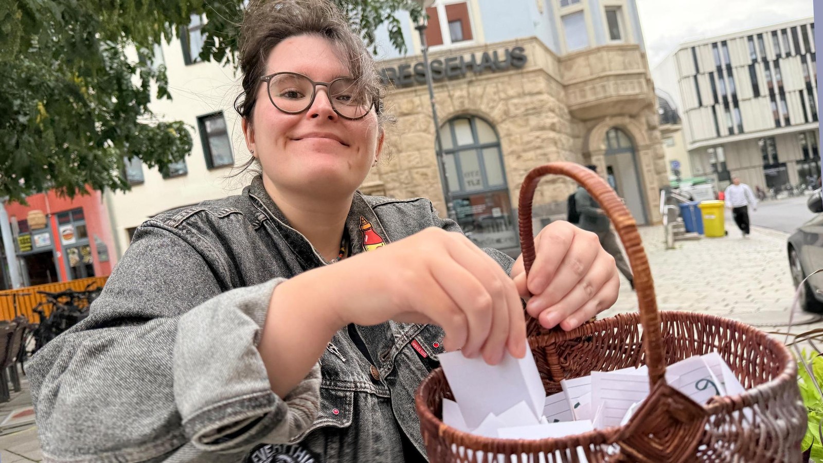 Zum-Z-hne-ausbei-en-Wer-das-Sommerr-tsel-in-Jena-geknackt-hat